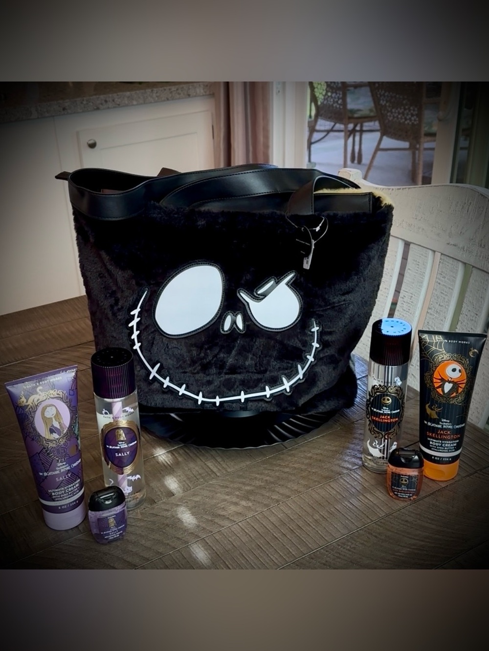 7 pc Set Bath & Body Works Faux Fur Jack Skellington & Sally Tote with Body Care